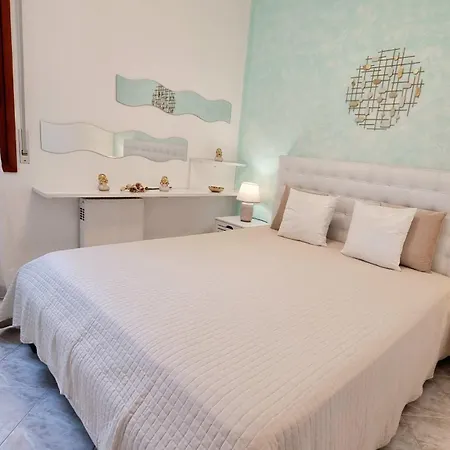 Cappuccini Appartments * 佩斯基耶拉德加达