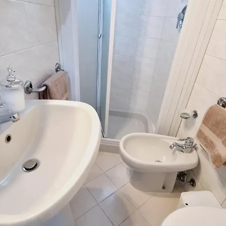 Cappuccini Appartments 公寓 佩斯基耶拉德加达