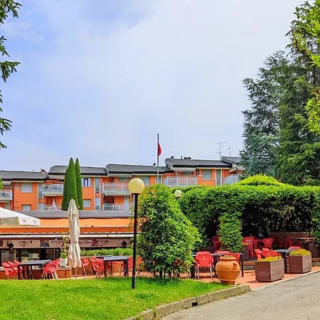 Cappuccini Appartments 佩斯基耶拉德加达