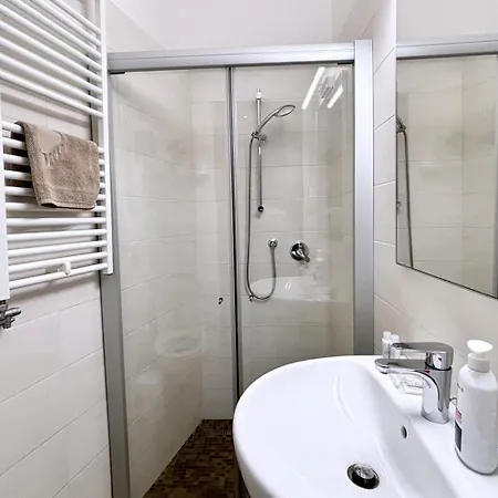 Cappuccini Appartments 公寓 佩斯基耶拉德加达